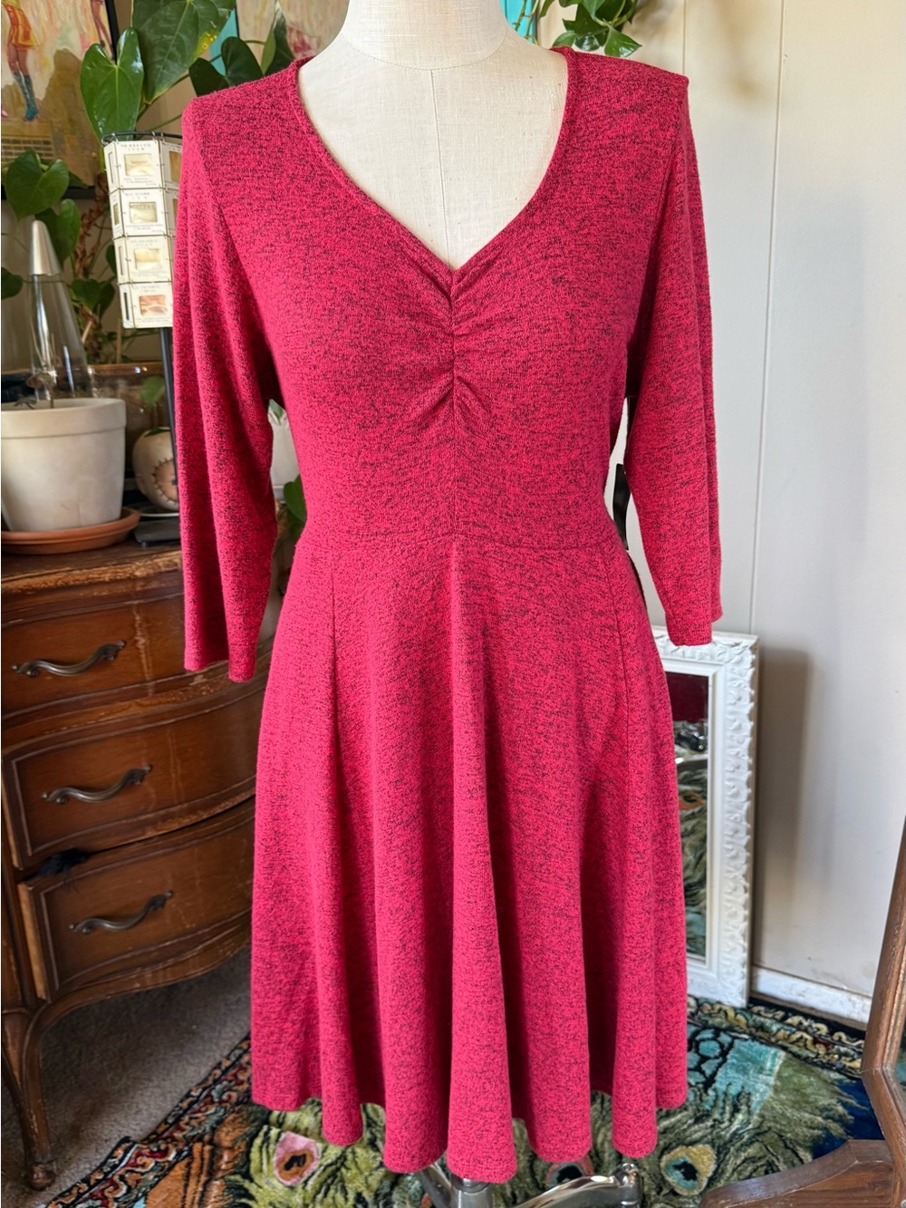 NWT Torrid Super Soft Plush Red Marl Vneck Marl Vneck Midi Dress, Size 2X